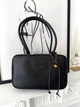 Жіноча сумка Miu Miu Beau Leather Bag 30*18*9 см чорна (Black) з м'якої шкіри, з тисненим логотипом, довгими ручками та декоративним шнурком. - изображение 5