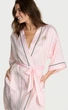 Короткий сатиновий халат у фірмову смужку (M/L) Victoria's Secret - зображення 1