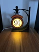 Ночник настольный Harry Potter «Платформа 9¾» – декоративный светильник в стиле Гарри Поттера, лампа для детской комнаты и спальни, ночная подсветка, оригинальный подарок для фанатов Хогвартса, магии и вселенной Harry Potter - изображение 2