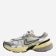Жіночі кросівки Nike V2K Run FD0736-100 37.5 (6.5 US) 23.5 см Сірі (196968046416) - зображення 1