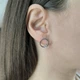 Серебряные серьги-кольца LoveR с фианитом в центре - изображение 7