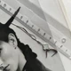 Серебряные серьги LoveR с натуральным перламутром в форме четырёхлистника и удлинёнными подвесами - изображение 4