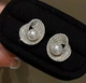Женские сережки с бусинами и стразами 1.8 см jewelrу Серебристые - изображение 1