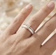 Каблучка біла кераміка доріжка з цирконами (золото 585п) 6 мм 16–19 р White Ceramic Crystal Line GONCHAR & CO. ювелірний сплав — Розмір каблучки: 16р - изображение 2