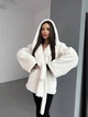 Женская шуба Soft с капюшоном свободного кроя молочная 42-48 - изображение 7