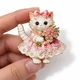 Брошь BROCHE Животные Кошечка с букетом цветов розовая BRBF115672 - зображення 3