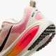 Кросівки жіночі Nike W Vomero 18 42.5 Білий HM6804-100 - зображення 13