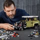 Zestaw klocków LEGO TECHNIC Land Rover Defender 2573 elementy (42110) - obraz 5