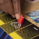 Гра настільна Hasbro Монополія Бонуси без кордонів - українська версія (E8978) - зображення 7