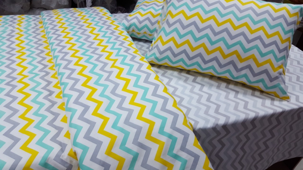 

Комплект постельного белья Komfort-tekstil Зигзаг жёлт., бязь белорусская нав 50/70 (Двуспальный)