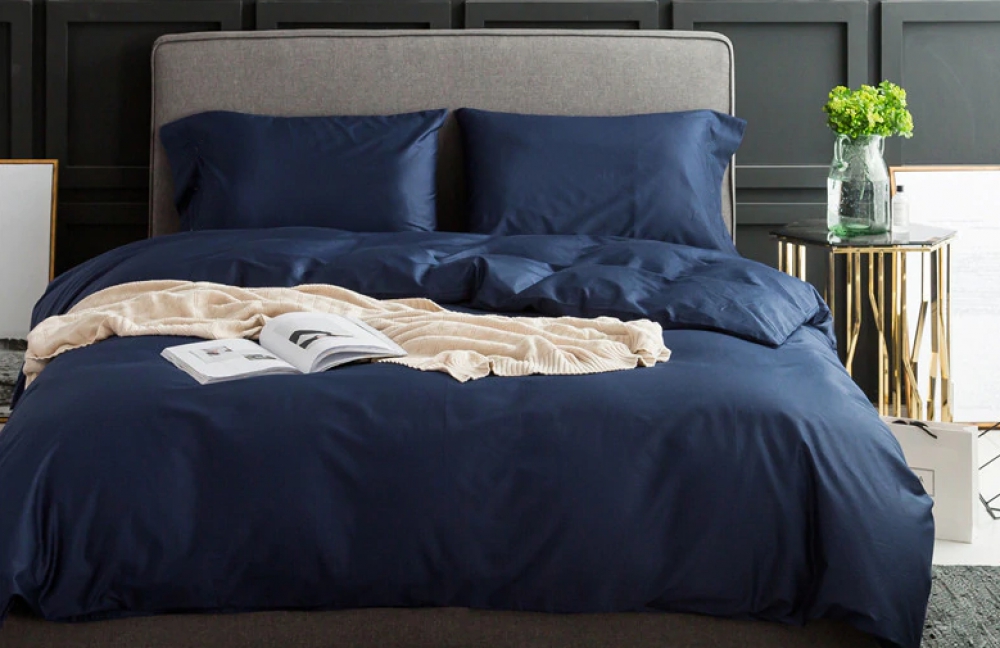 

Комплект постельного белья Komfort-tekstil Сатин однотонный CLASSIC BLUE, №4052 (Полуторный на резинке)