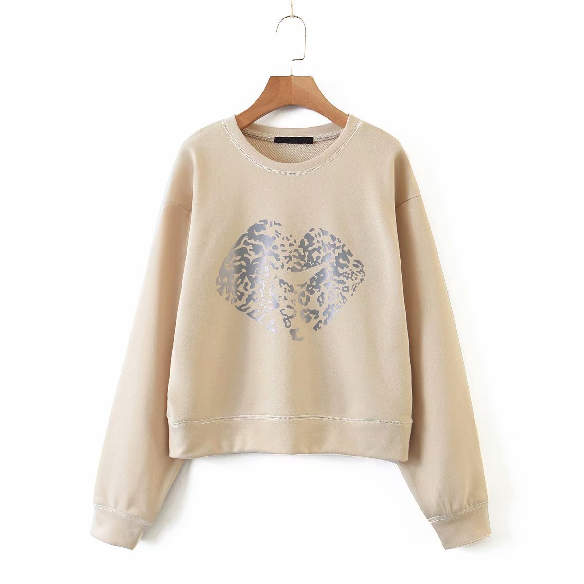 

Свитшот женский с принтом Lips Berni Fashion (L) Бежевый