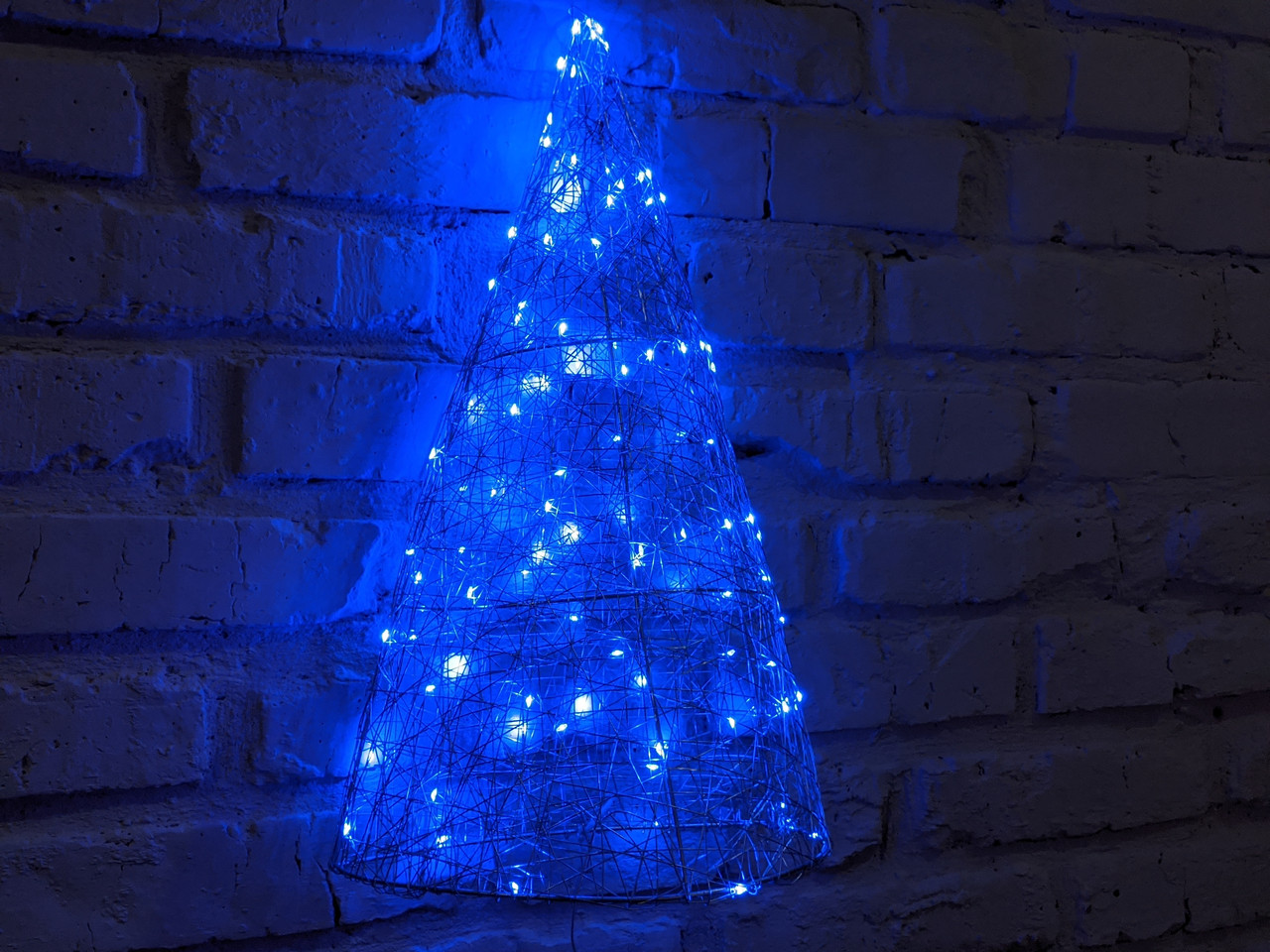 

Елка металлическая с гирляндой, железная, лофт, loft, питание от батареек, 100 LED, 45 см., настенная 7531