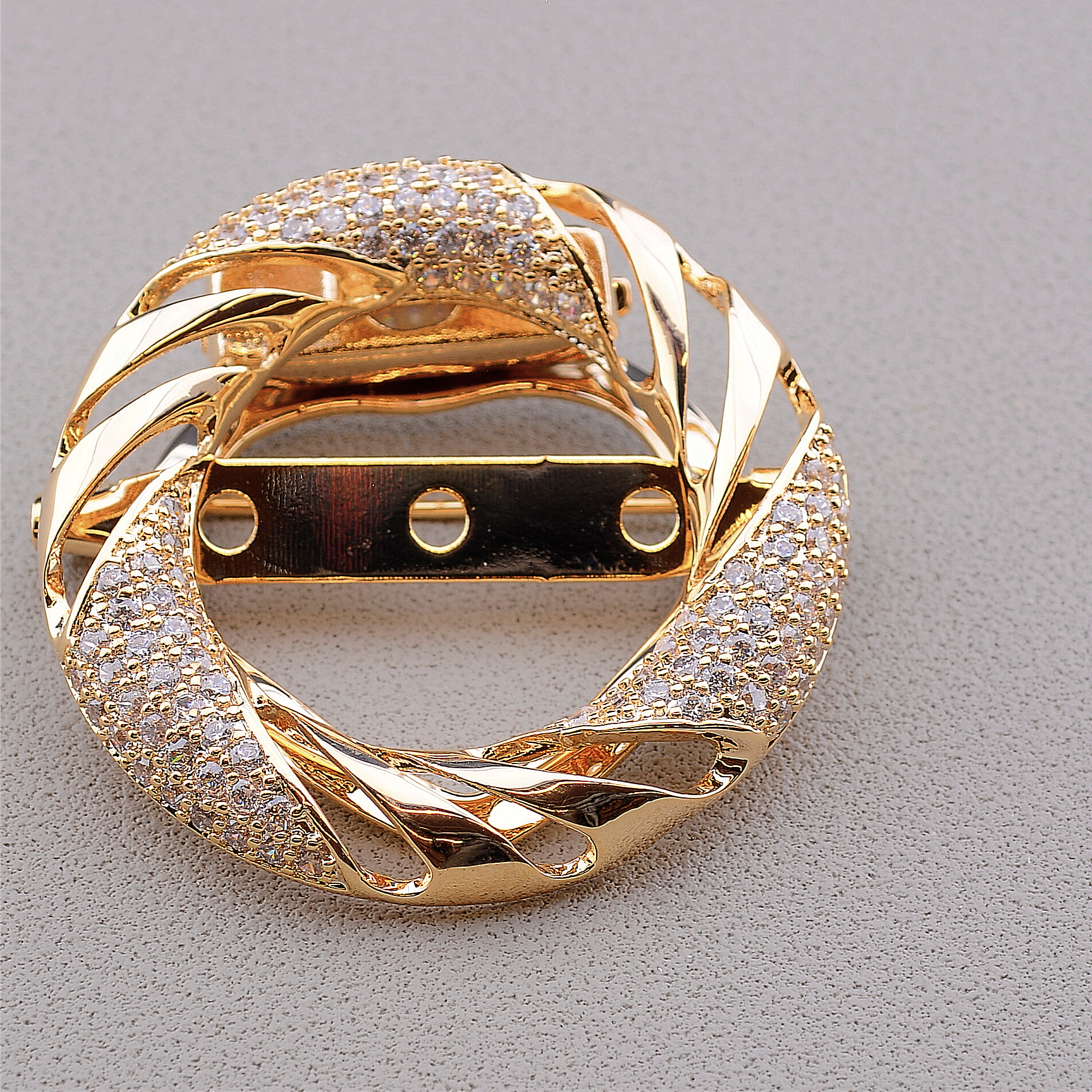 

Брошь Фианит (позолота 18к) 097552