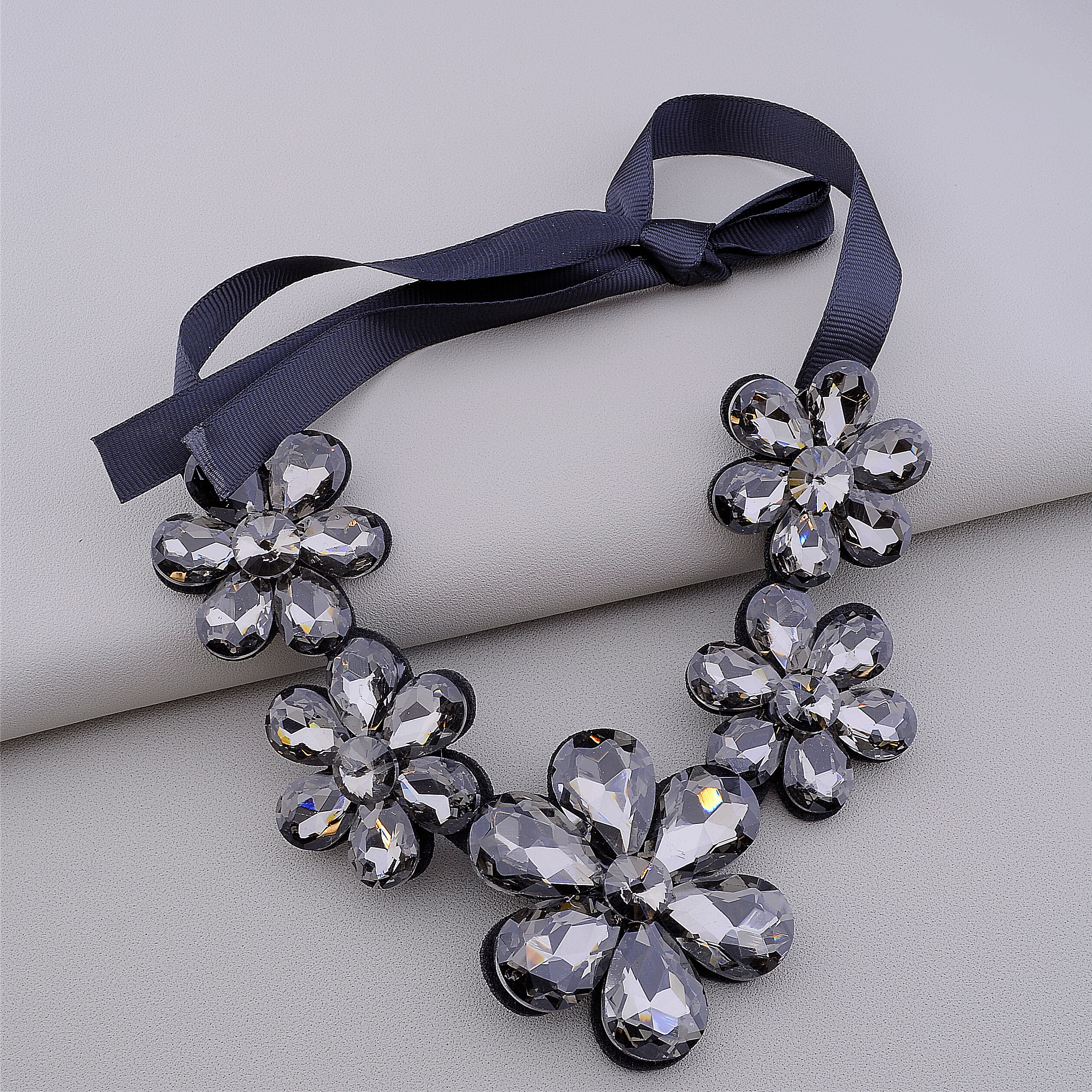 

Подвеска 'FJ' Сrystal Ткань 45 см. 049957