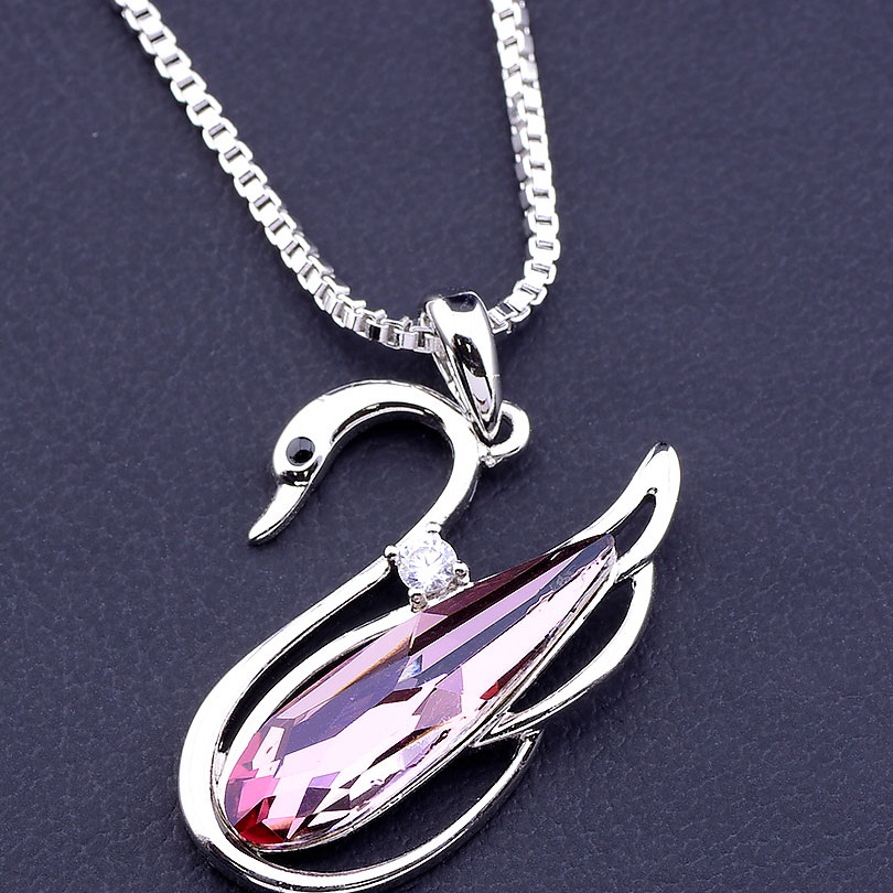

Подвеска 'XUPING' Swarovski 40 см. (родий) 088622