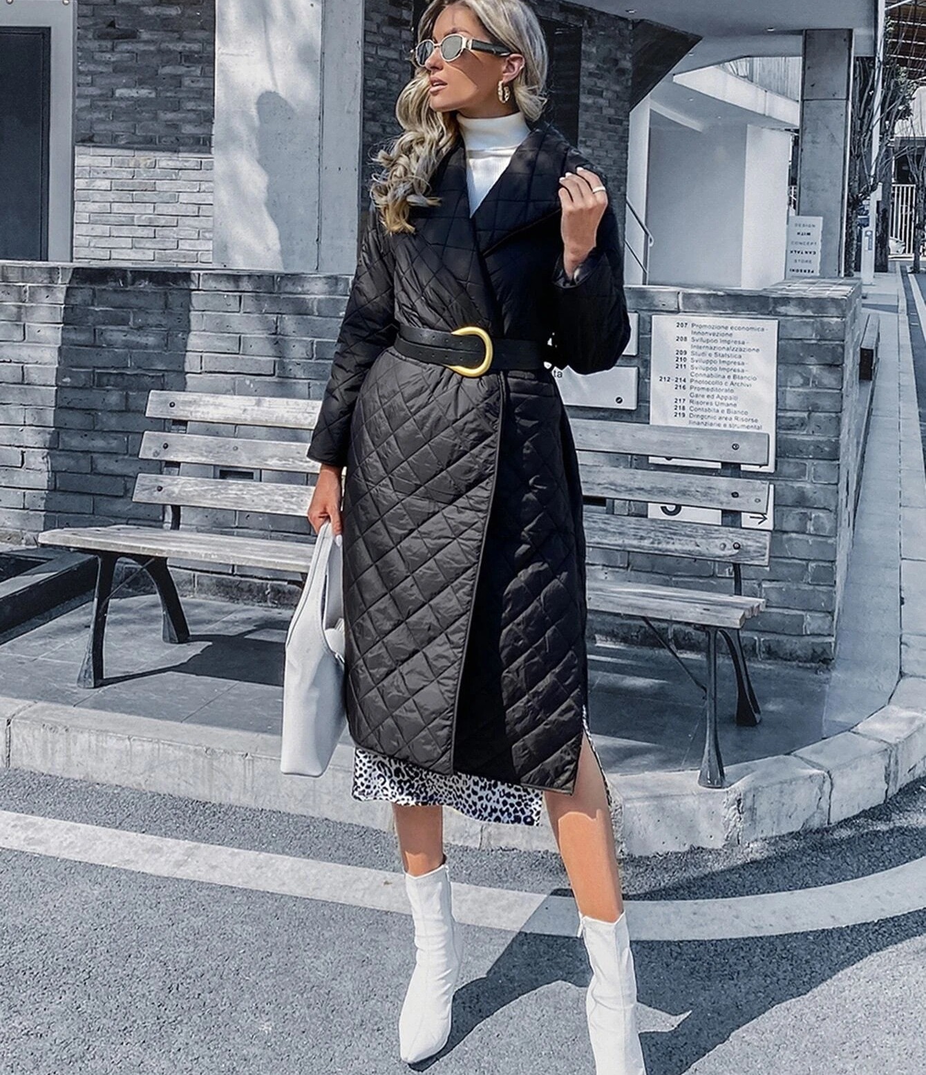 

Пальто женское с поясом и разрезами по бокам Urban Berni Fashion (S) Черный
