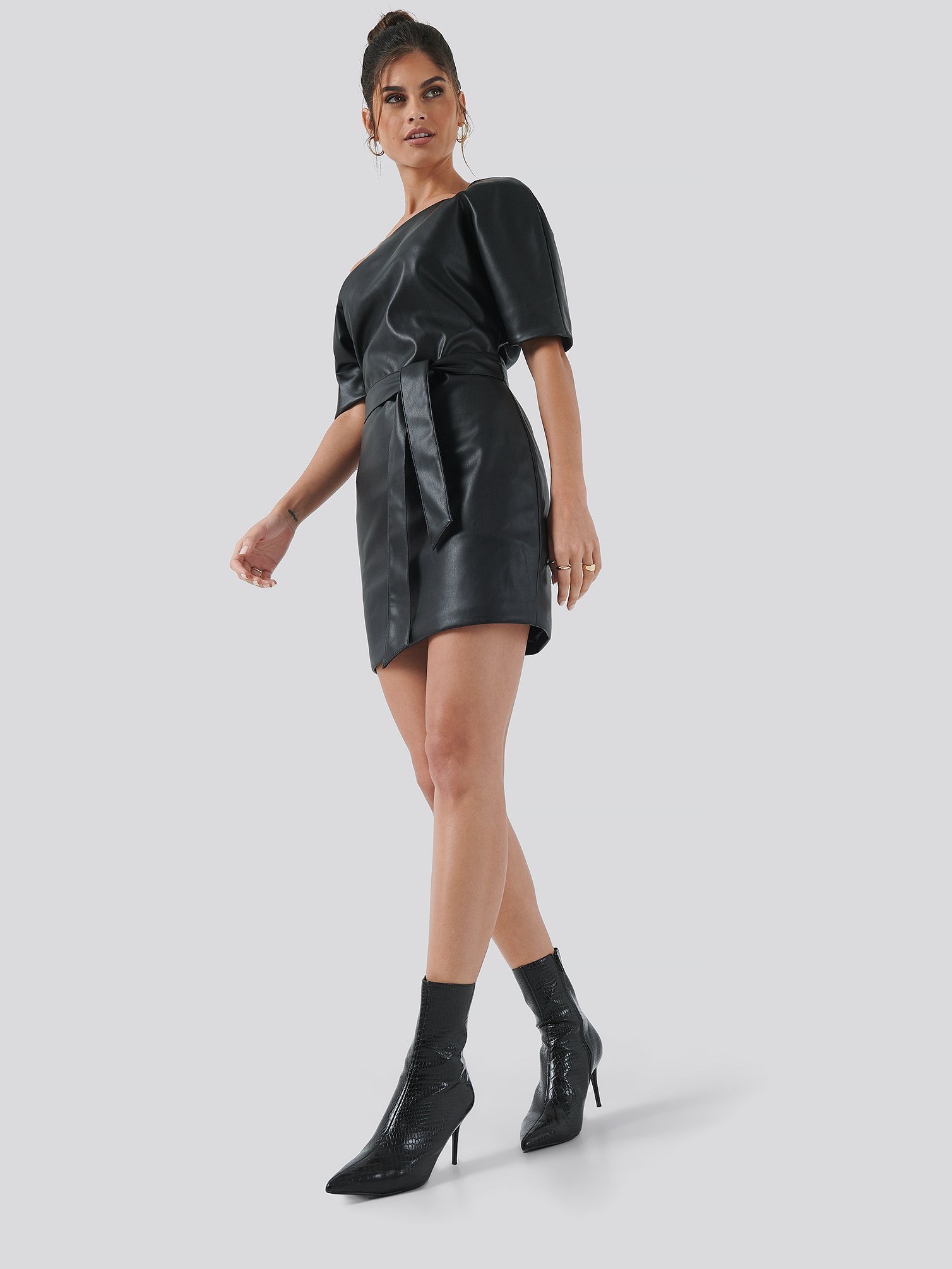 

Платье NA-KD 1454-000239-0002 36 Черное