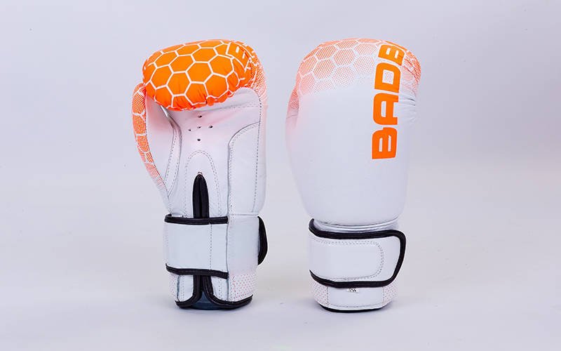 

Перчатки боксерские кожаные Bad Boy MA-5434-W-1 вес 10oz Белый