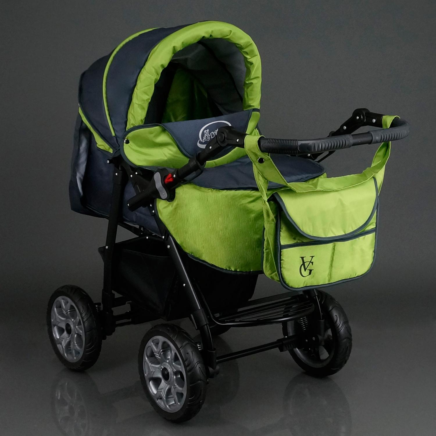 

Коляска-трансформер Victoria Gold 86/C15 Темно-серая с салатовым