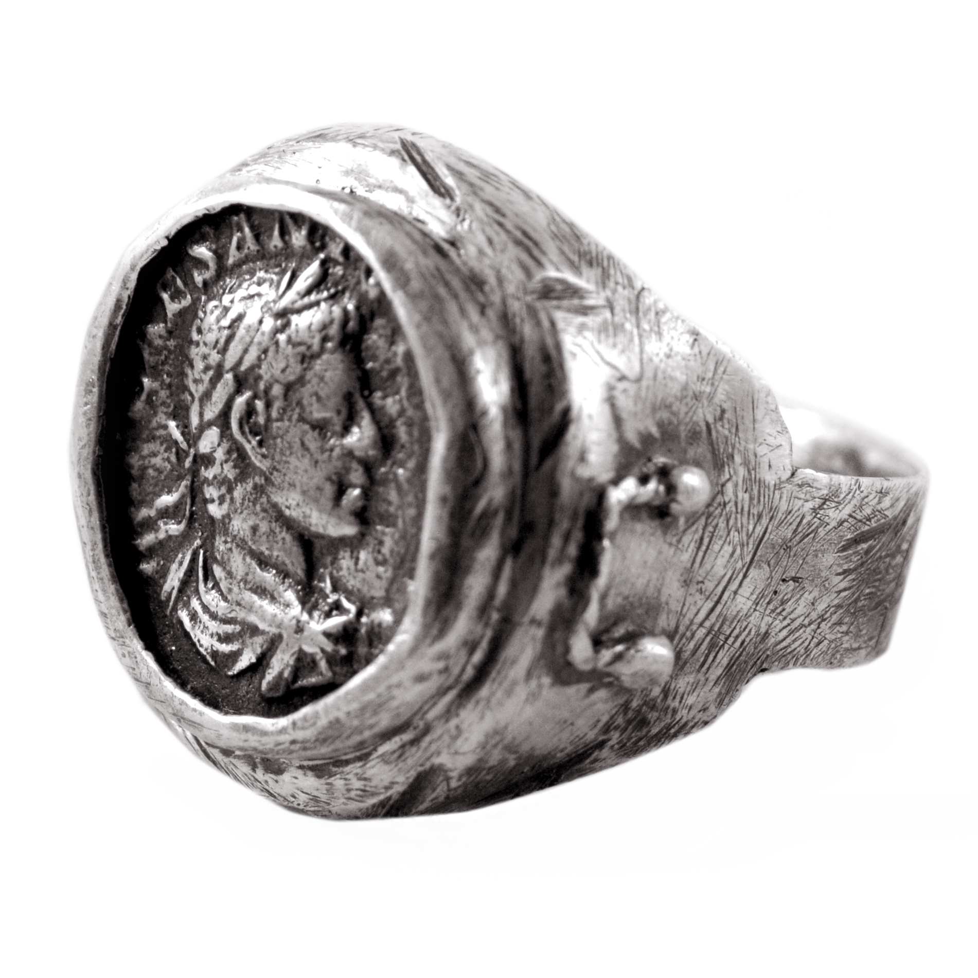 

Серебряное кольцо перстень EJ Ave Caesar 20 EJK044m