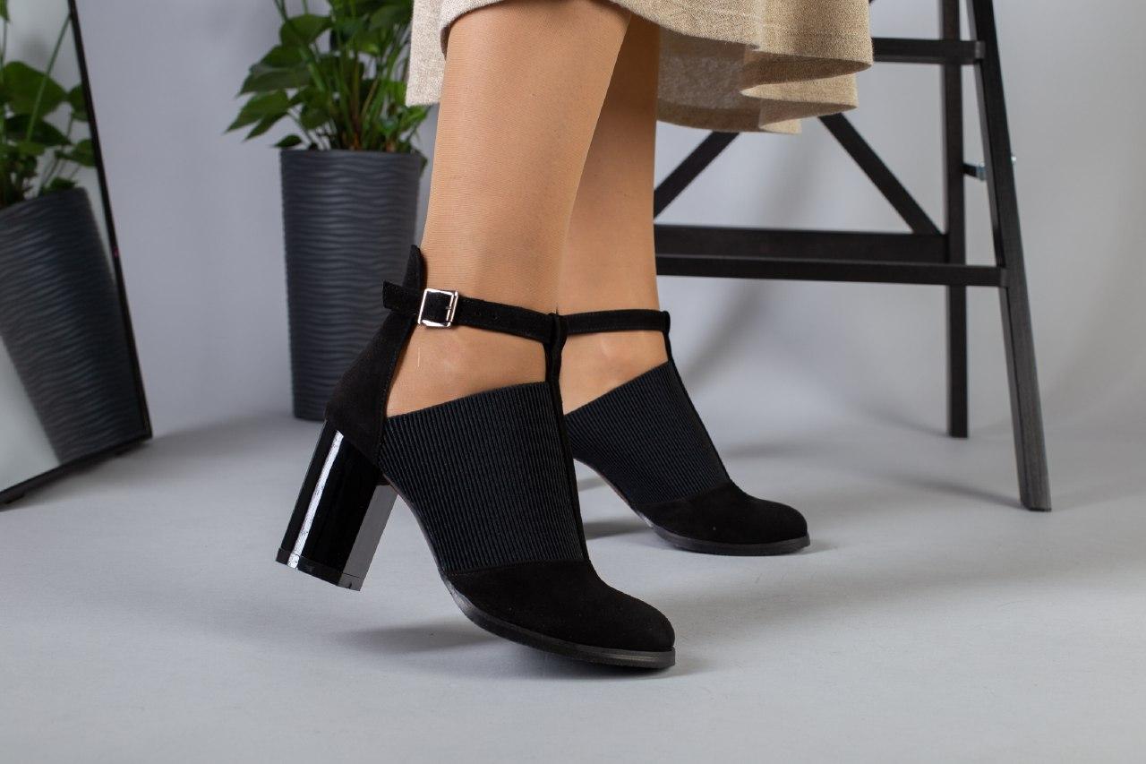 

Женские замшевые туфли закрытые LuxuryShoes 3157/37 Черный