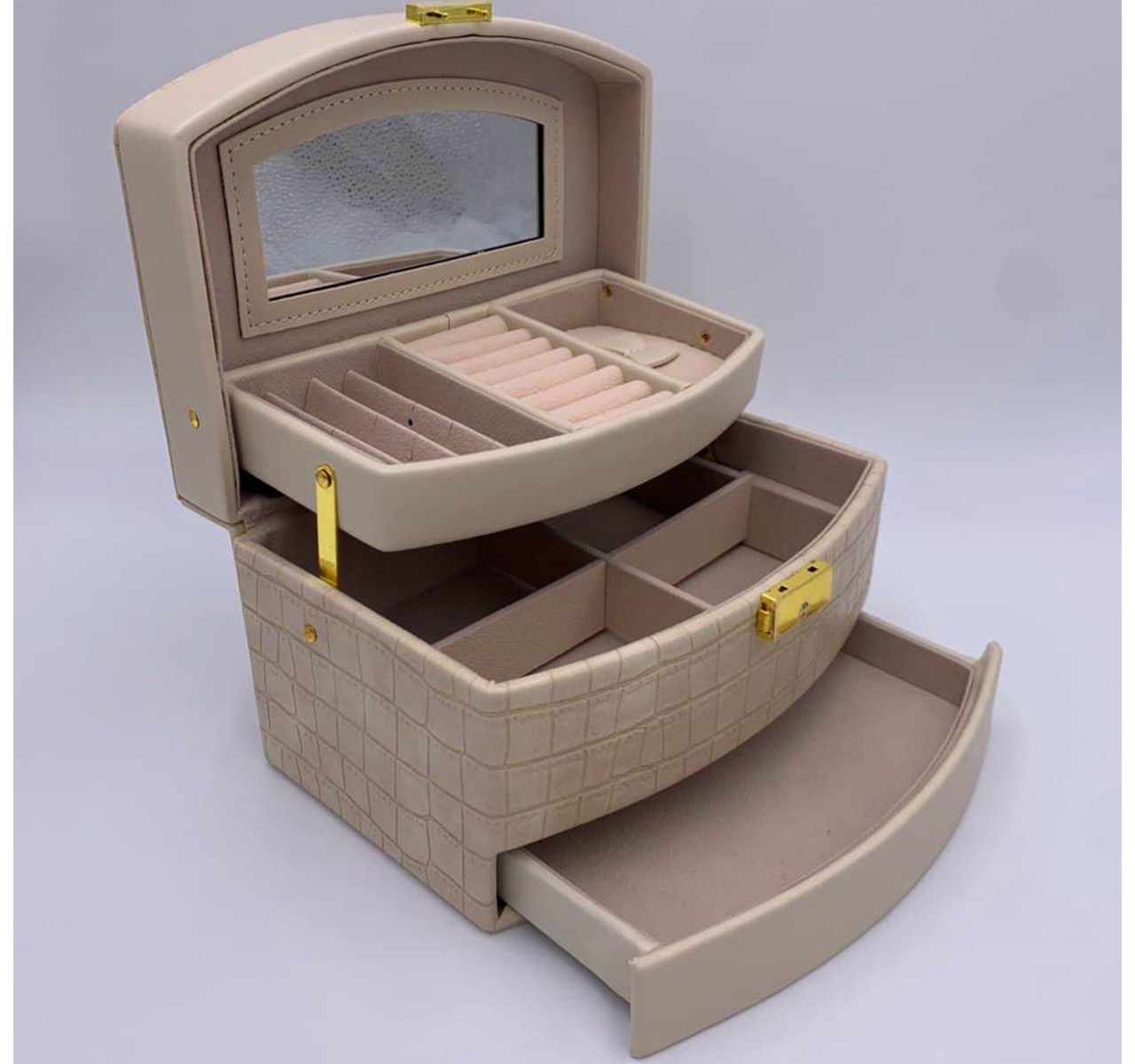 

Шкатулка трансформер Крокодил из эко кожи для украшений, зеркало и замок, 22х16х14 см, бежевый