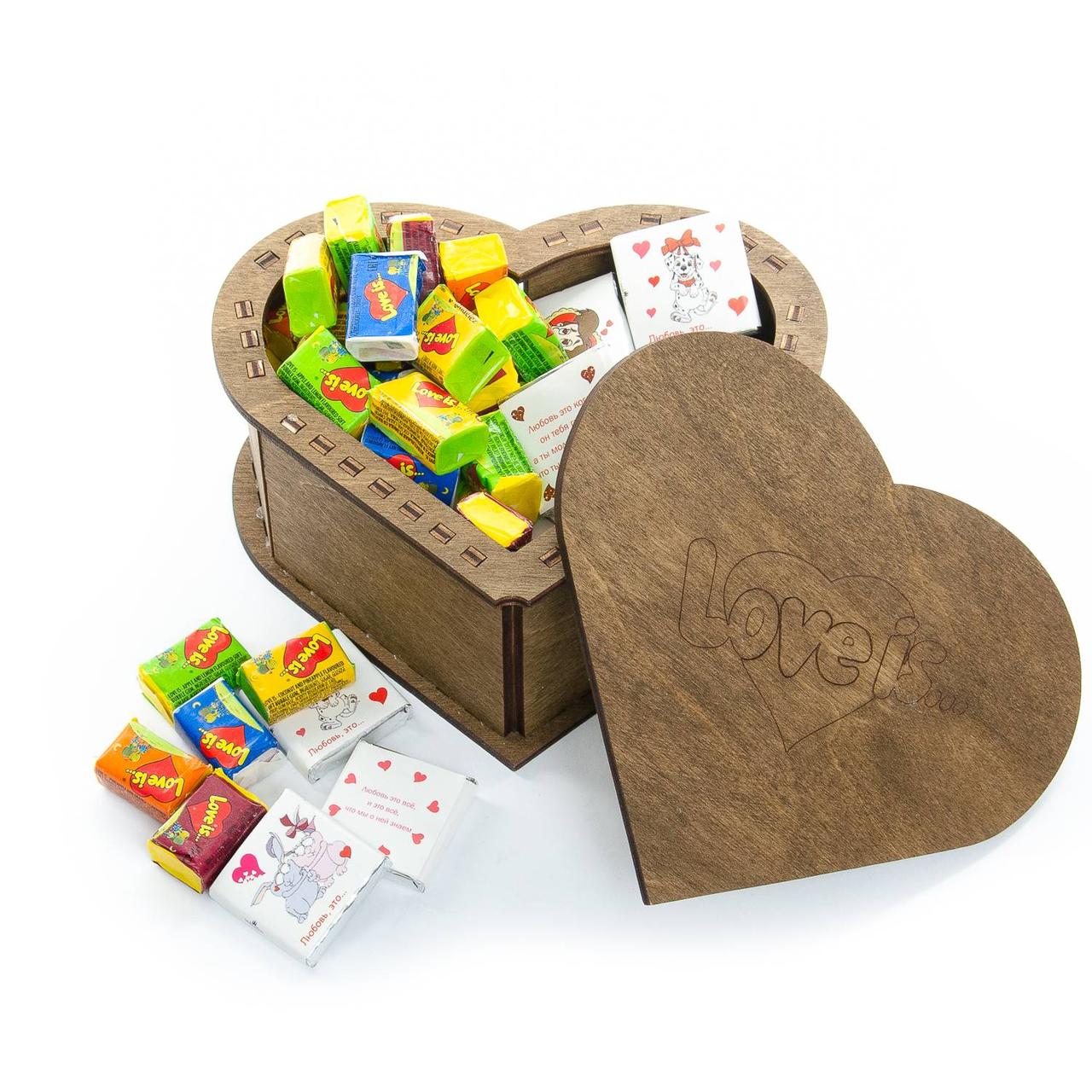 

Подарочный Набор на День Влюбленных BoX "Love Is" (30 жвачек и 10 Шоколадок) Шкатулочка