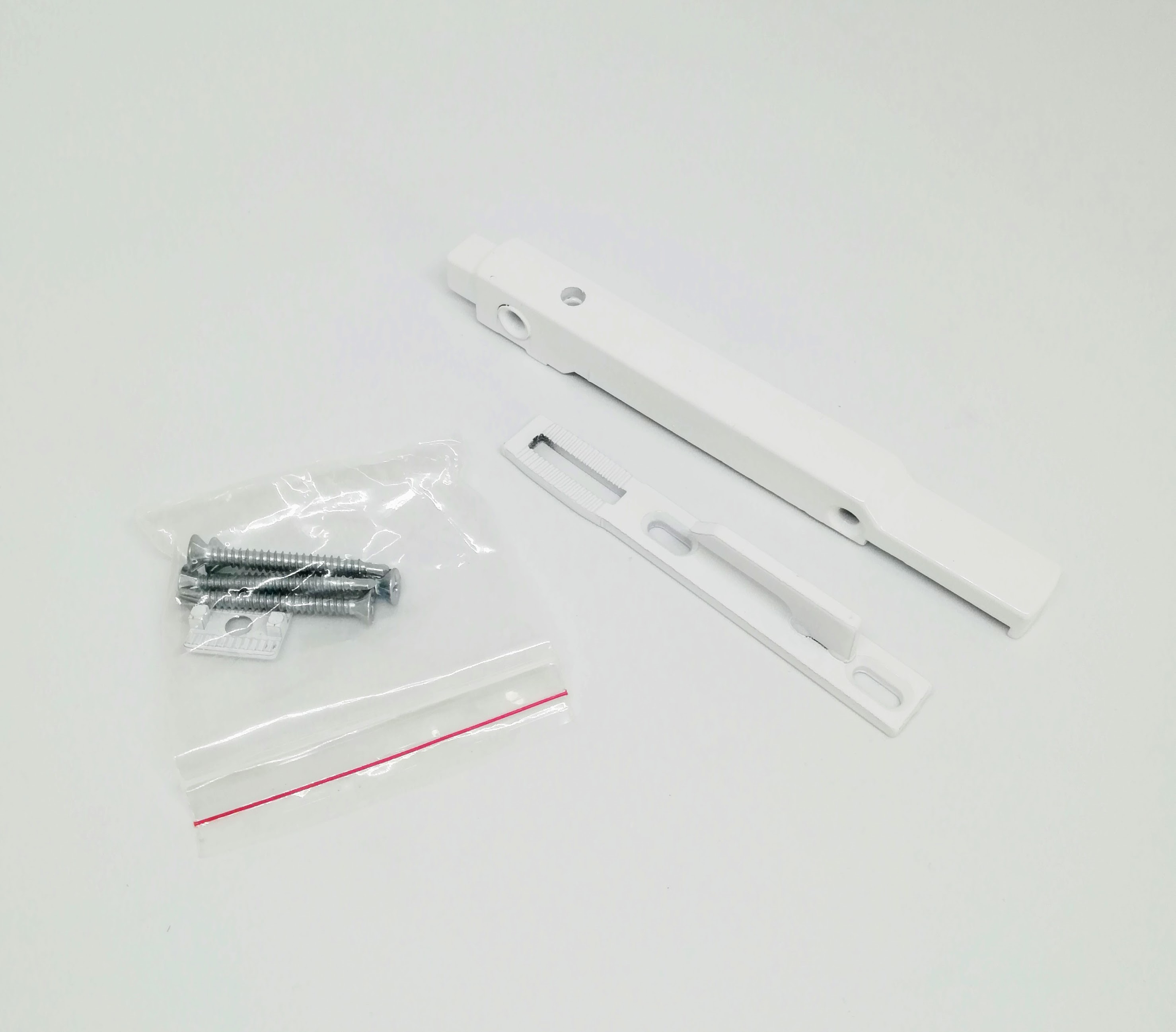 

Блокиратор безопасного проветривания окна Akpen Safety Latch белый