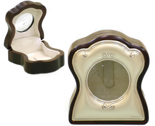 

Шкатулка для украшений Scorpio Коричневая 9.8х10х5 см