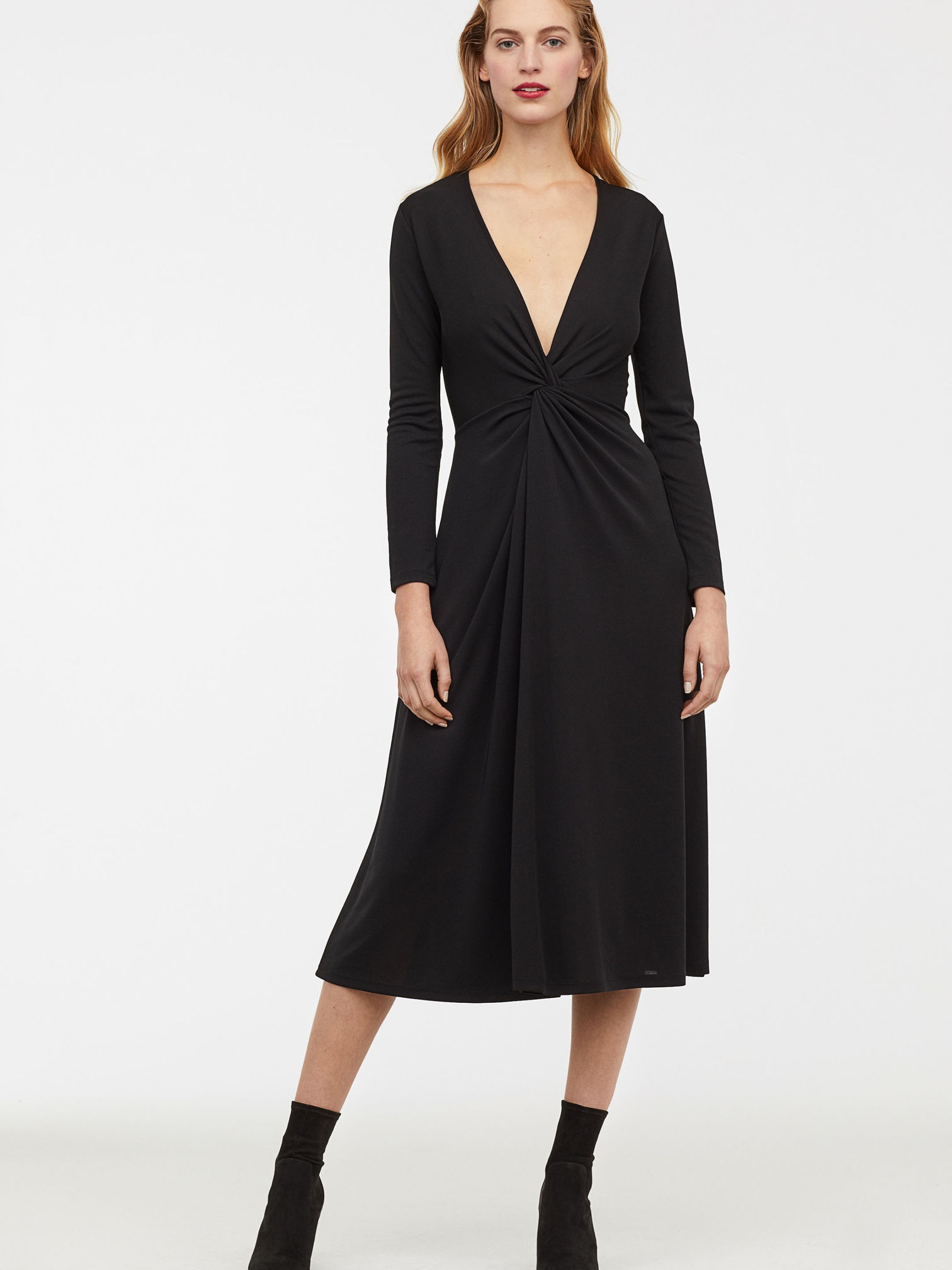 

Платье H&M 060727832 38 Черное