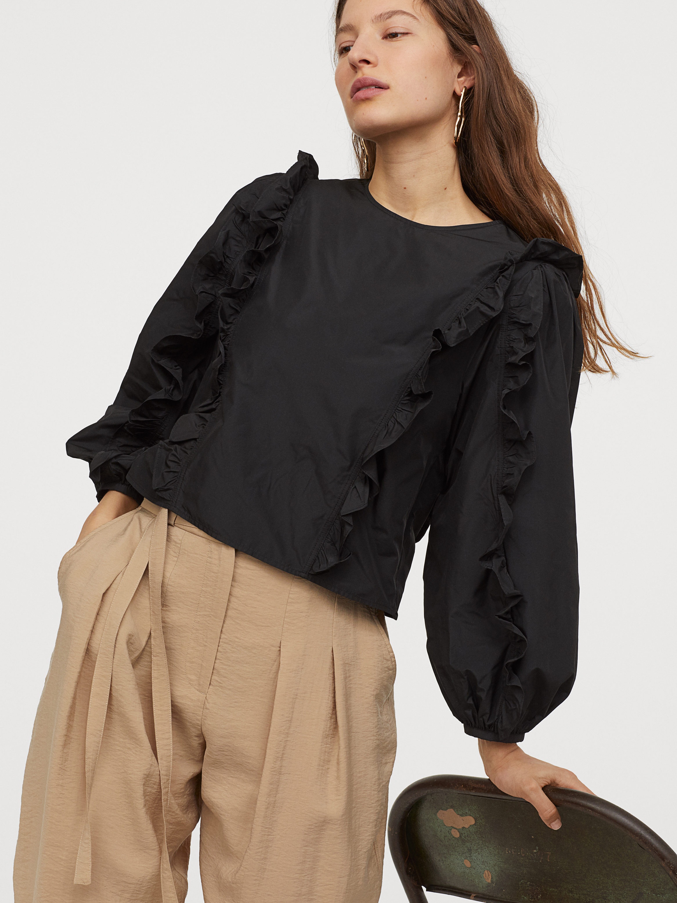 

Блузка H&M 060865444 40 Черная