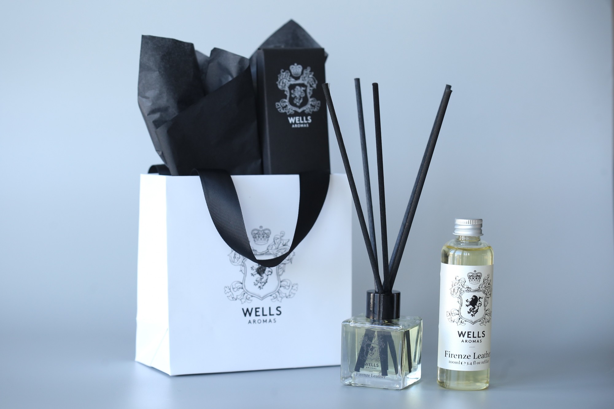 

Набор для ароматизации Wells Aromas Firenze leather 50 мл аромадиффузор + 100 мл рефиллер