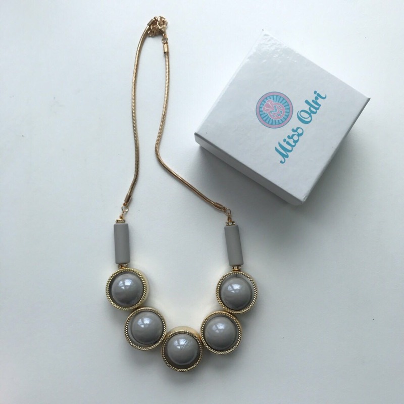 

Колье Мiss Odri "Нина" женское серое с золотистым + подарочная упаковка