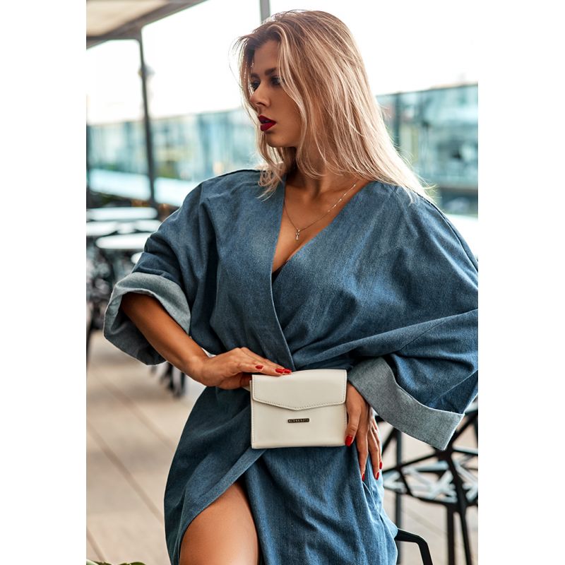 

Лаконичная женская кожаная сумка поясная/кроссбоди BlankNote Mini BN-BAG-38-2-light Белая