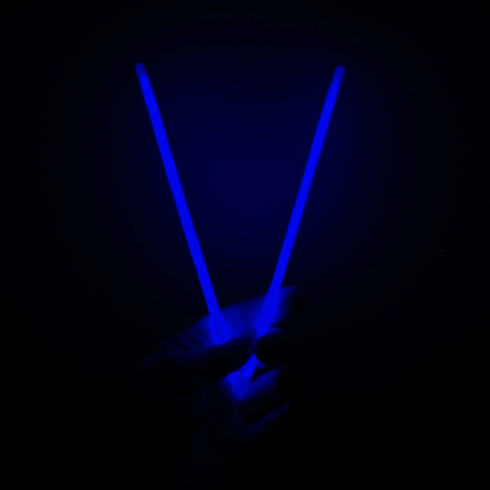 

Неоновые браслеты светящиеся SoFun glow stick синие 100 штук