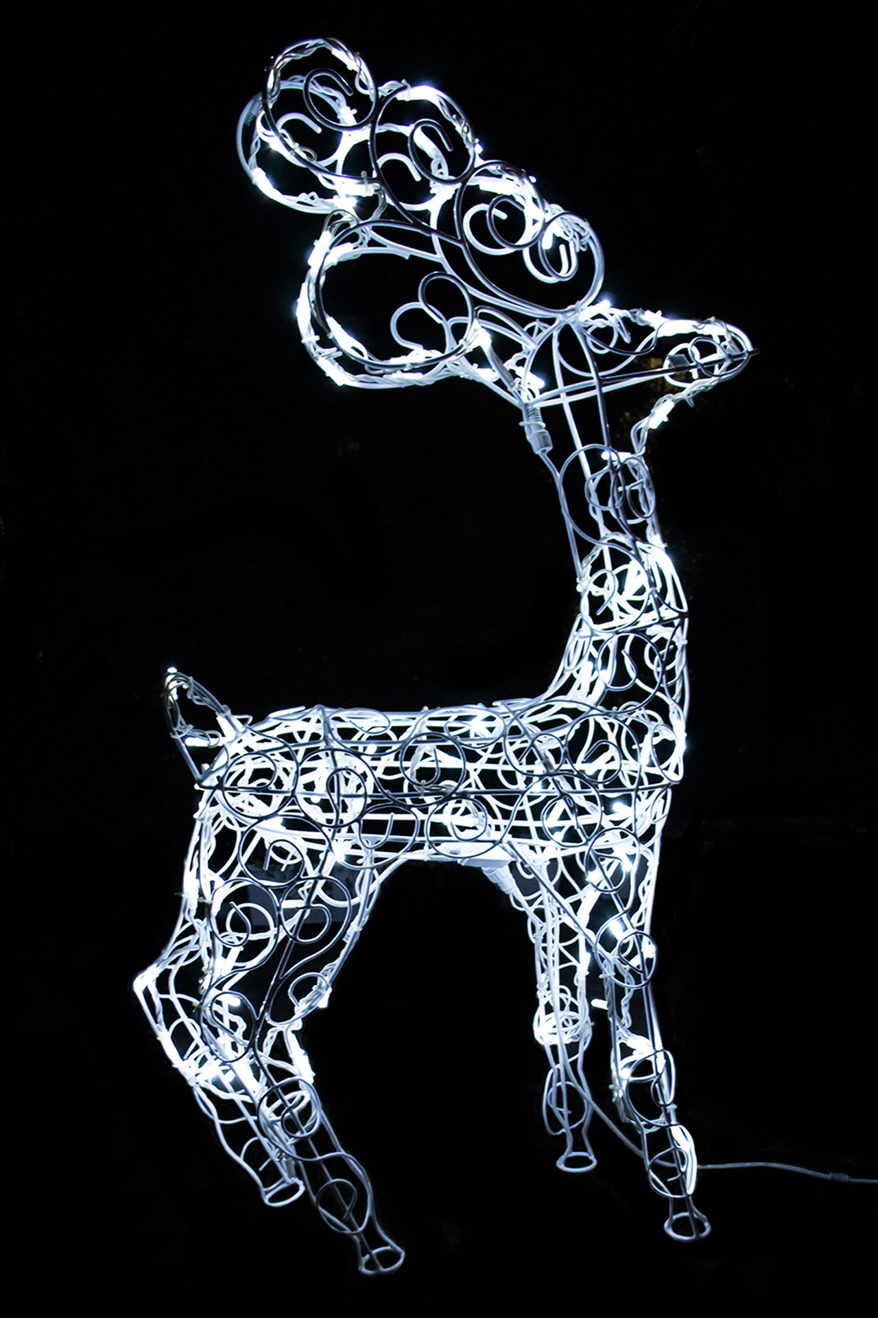 Фигура "олень серебряный" 120см, 120 led, 220v, белый. Декоративная фигура олень 120х55х144см. Фигура оленя 120 см гирлянда. Светодиодные фигуры уличные АЛИЭКСПРЕСС. Deer marie