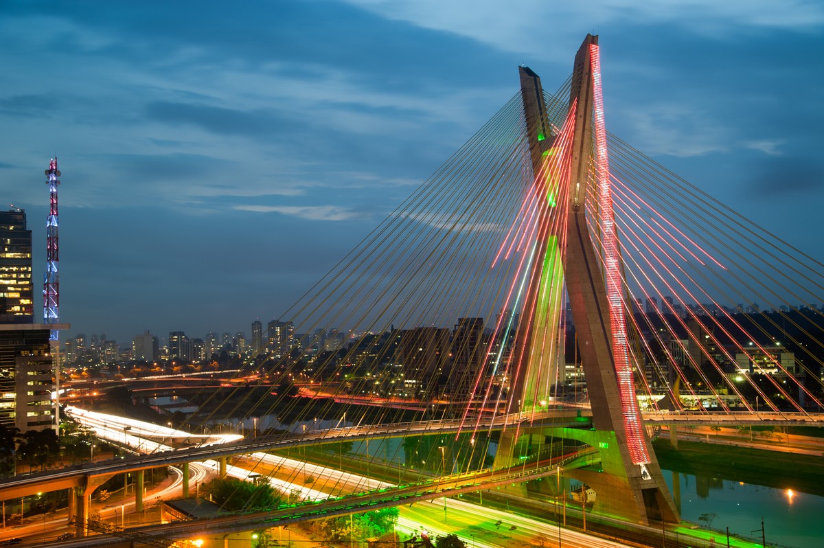 

BeHappy Фотообои: Мост Оливера в Сан Паулу ARC-011 Жаккард
