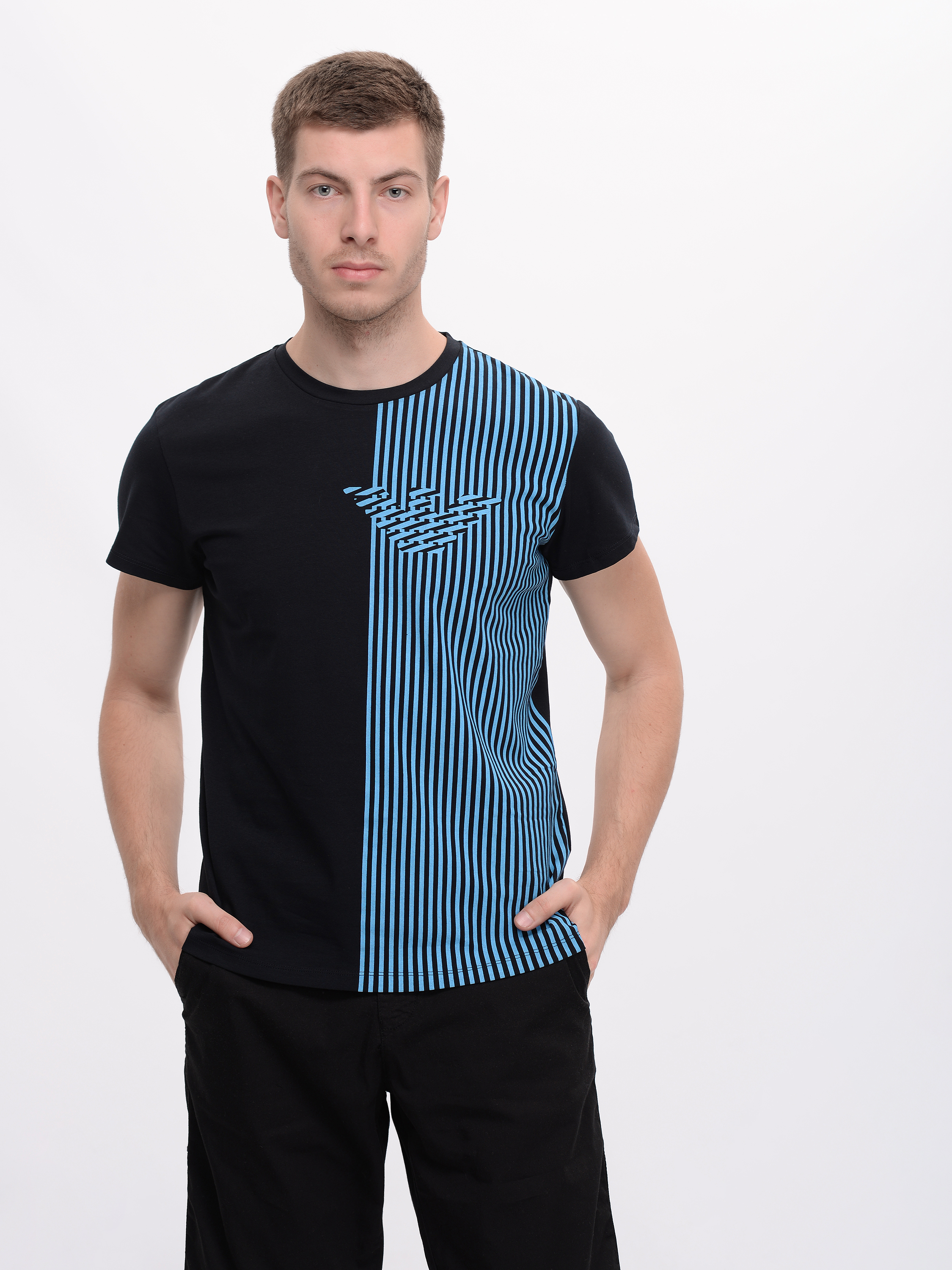 

Футболка Emporio Armani 7295.2 S (44) Черная с голубым