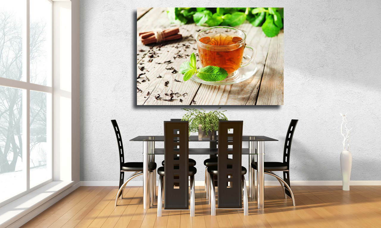 

Картина на холсте Чашка чая с листьями мяты на светлом деревянном столе 90х60