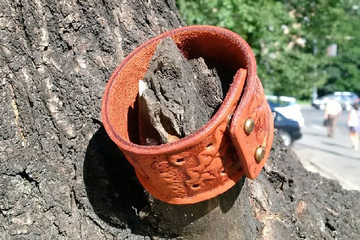 

Кожаный браслет Turtle листья дуба жёлтый