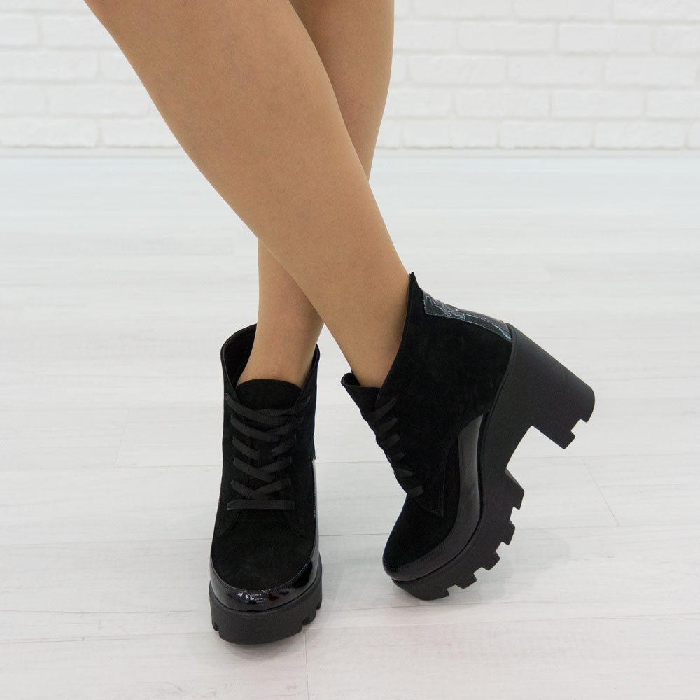 

Ботинки женские Woman's heel 36 черные маломерные (О-695)