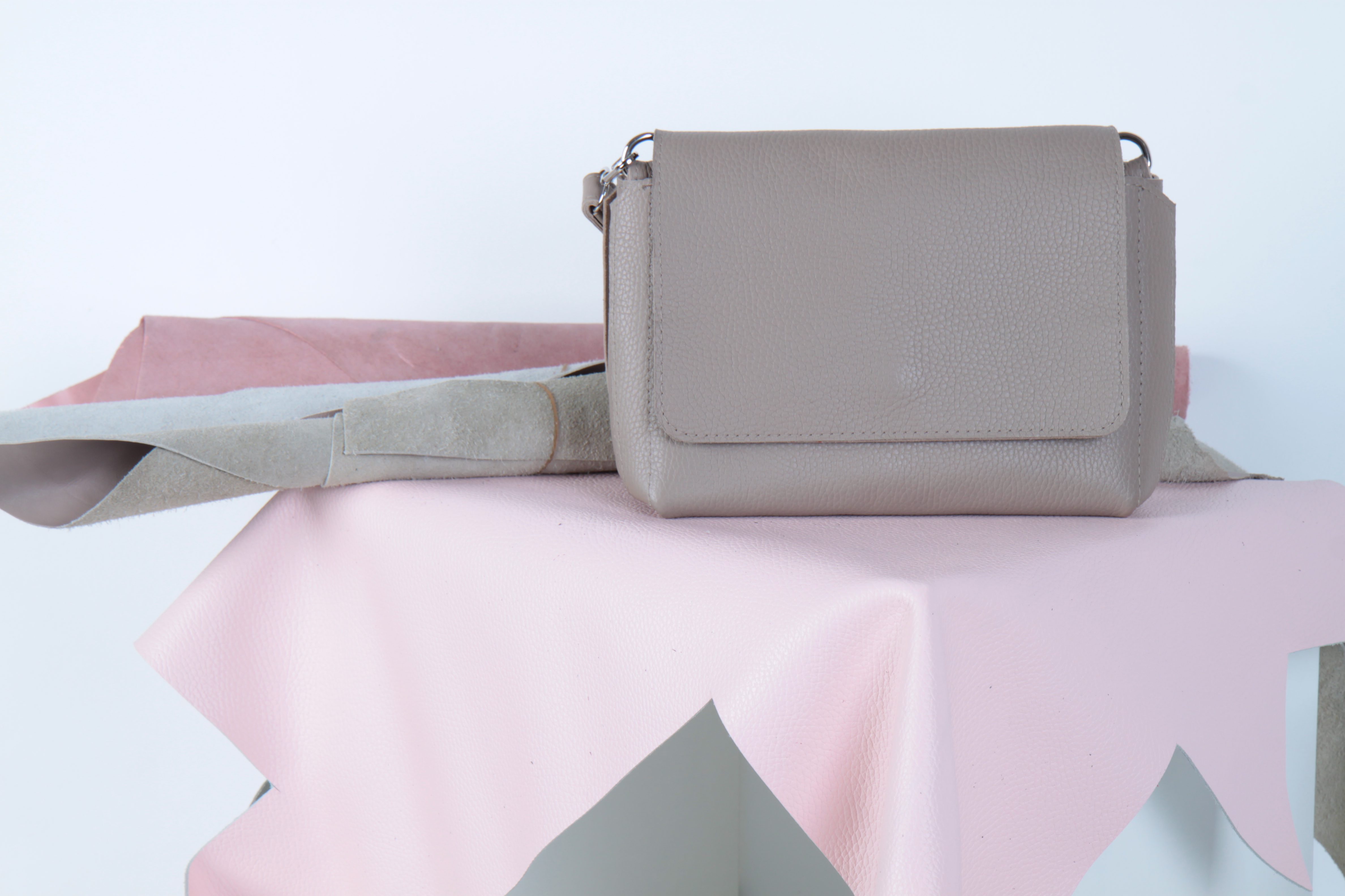 

Сумка Bagster из натуральной кожи ручной работы