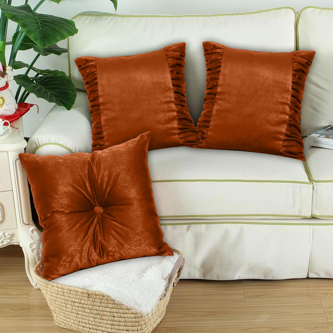 

Комплект интерьерных подушек Ярема 1431/2260 45x45 см 3 шт. Ткань подбирается индивидуально - возможны различные цвета.