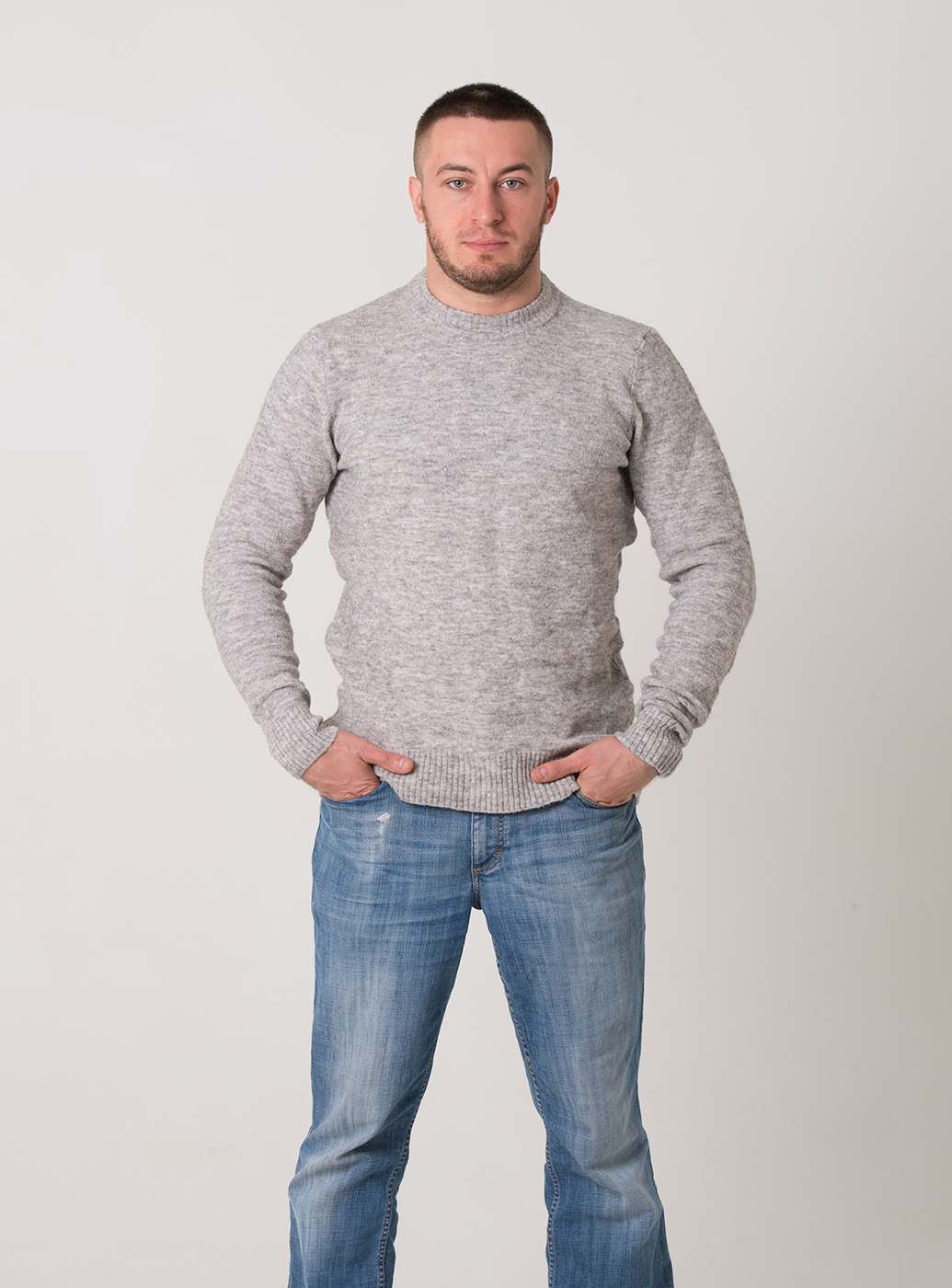 

джемпер H&M 0325642 S с.сірий