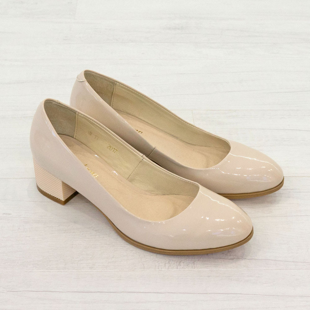 

Туфли Woman's heel 36 молочный (О-777)