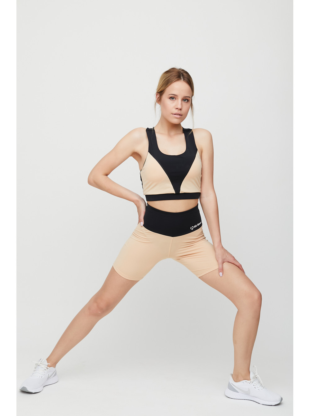 

Костюм для фитнесса 90024 GO fitness черный с бежевым 42-44