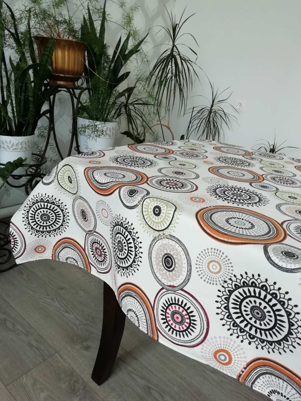 

Тефлоновая Скатерть Tablecloth Круги Цветные Коричневые 110*150 см