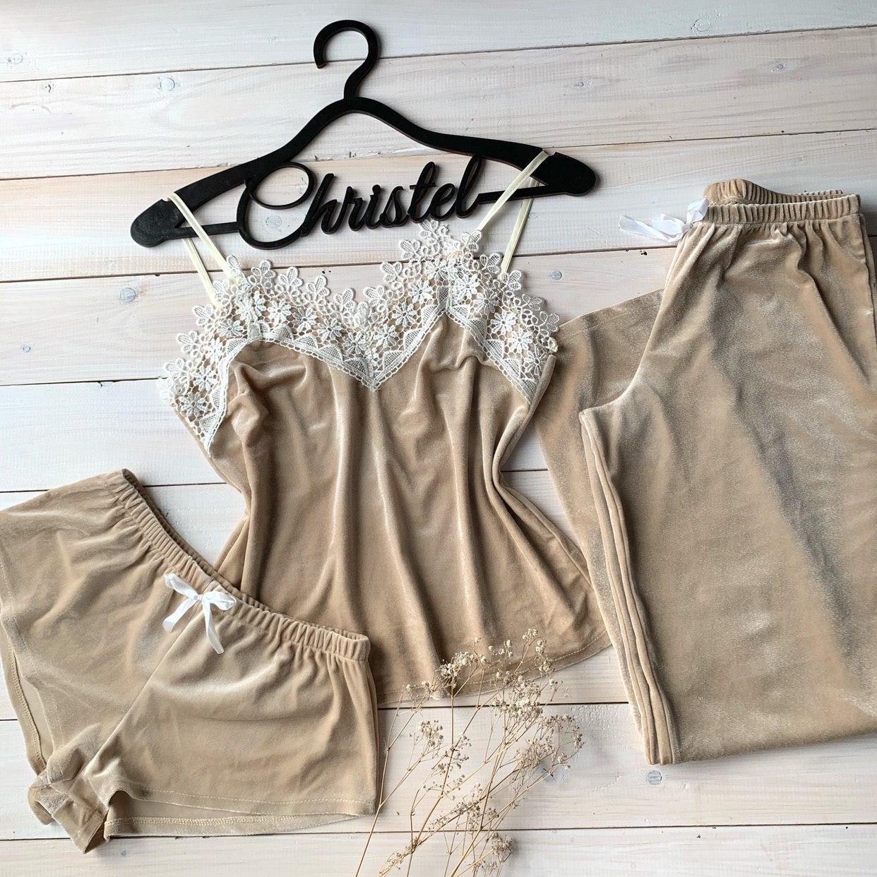 

Женская пижама бархатная Christel комплект (майка + шорты + штаны) Бежевый L