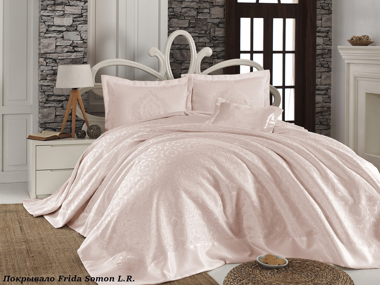 

Покрывало с наволочками LaRomano Sonil Frida Somon Евро 240*260 см + 2 наволочки 50*70 см + наволочка 40*40 см арт.Frida Somon